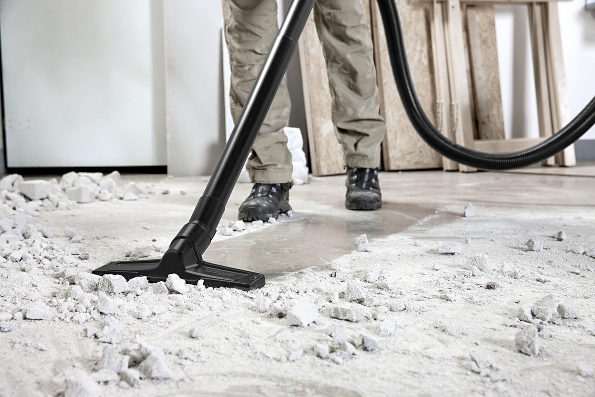 Tech company HQ open office and conference room cleaning
